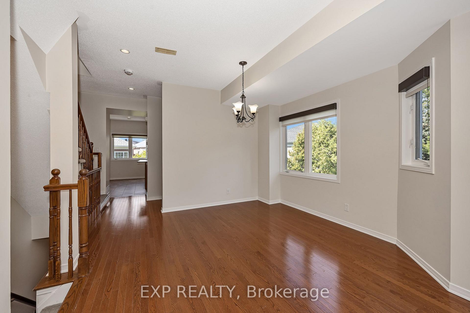 Photo 5 of Unit 295, 29 Jardin Private, Ottawa, Manor Park — HOMEH