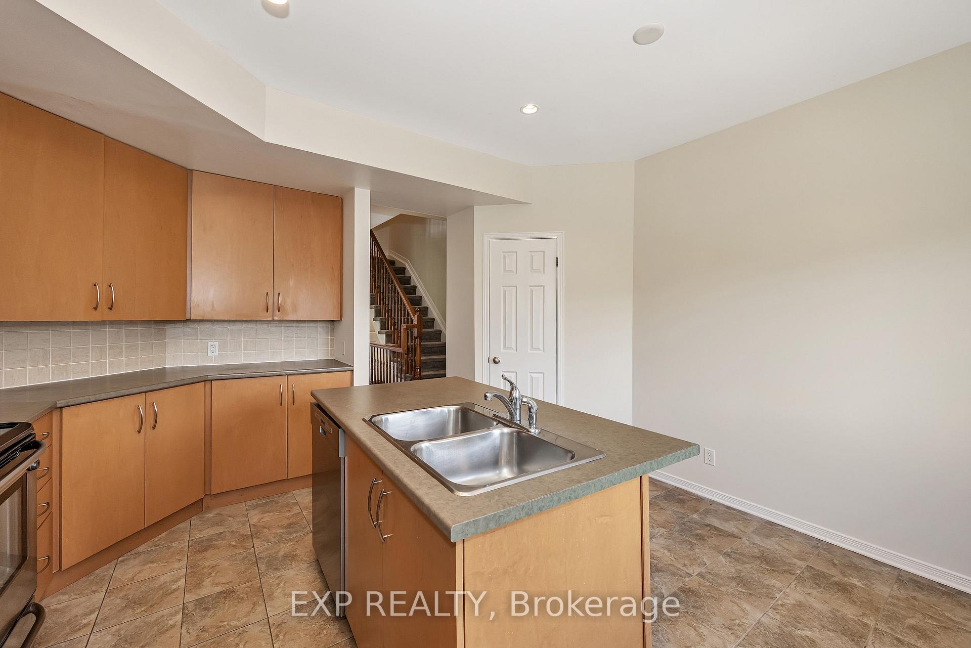 Photo 9 of Unit 295, 29 Jardin Private, Ottawa, Manor Park — HOMEH