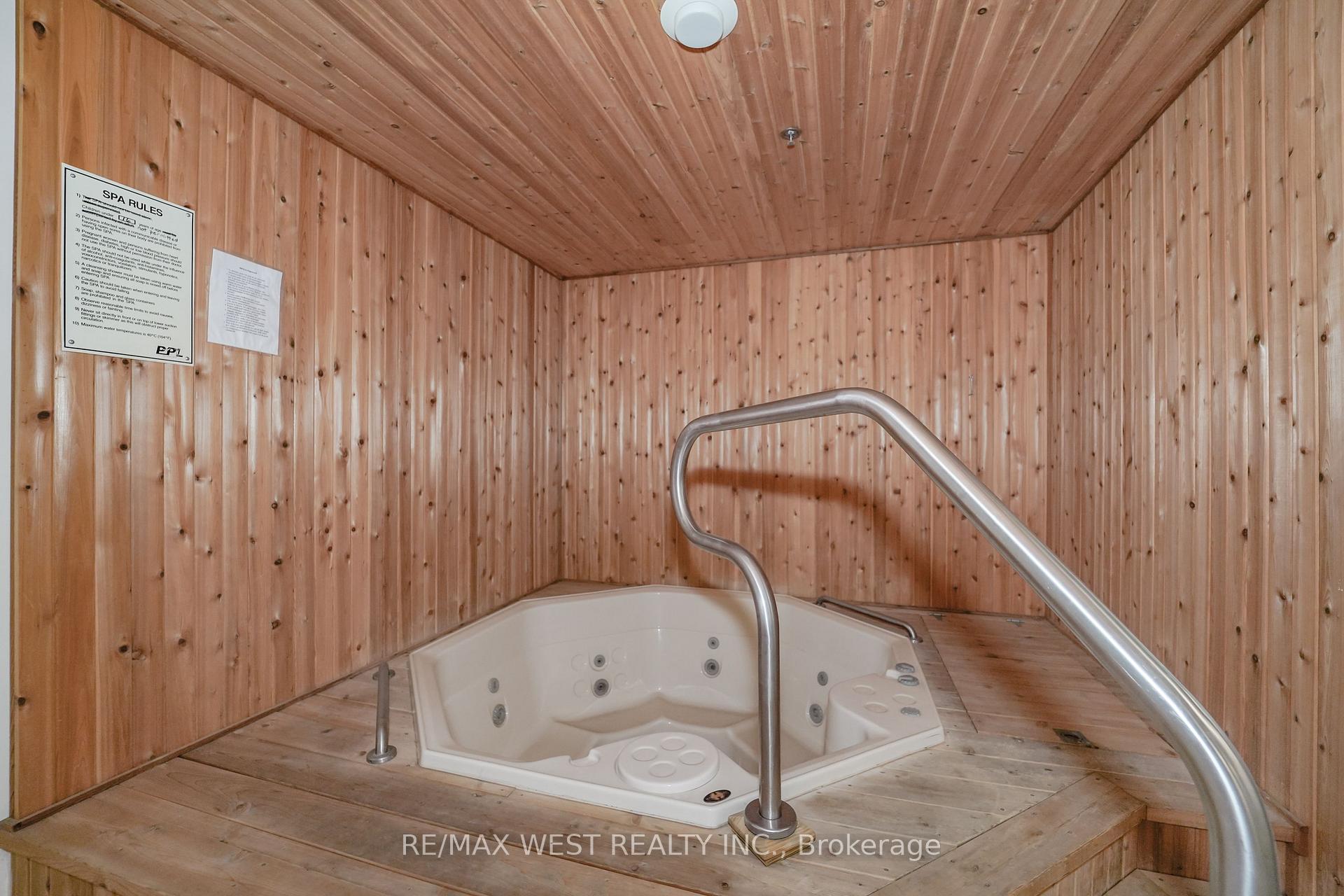 Photo 15 of Unit 322, 2502 Rutherford Road, Vaughan, Maple — HOMEH