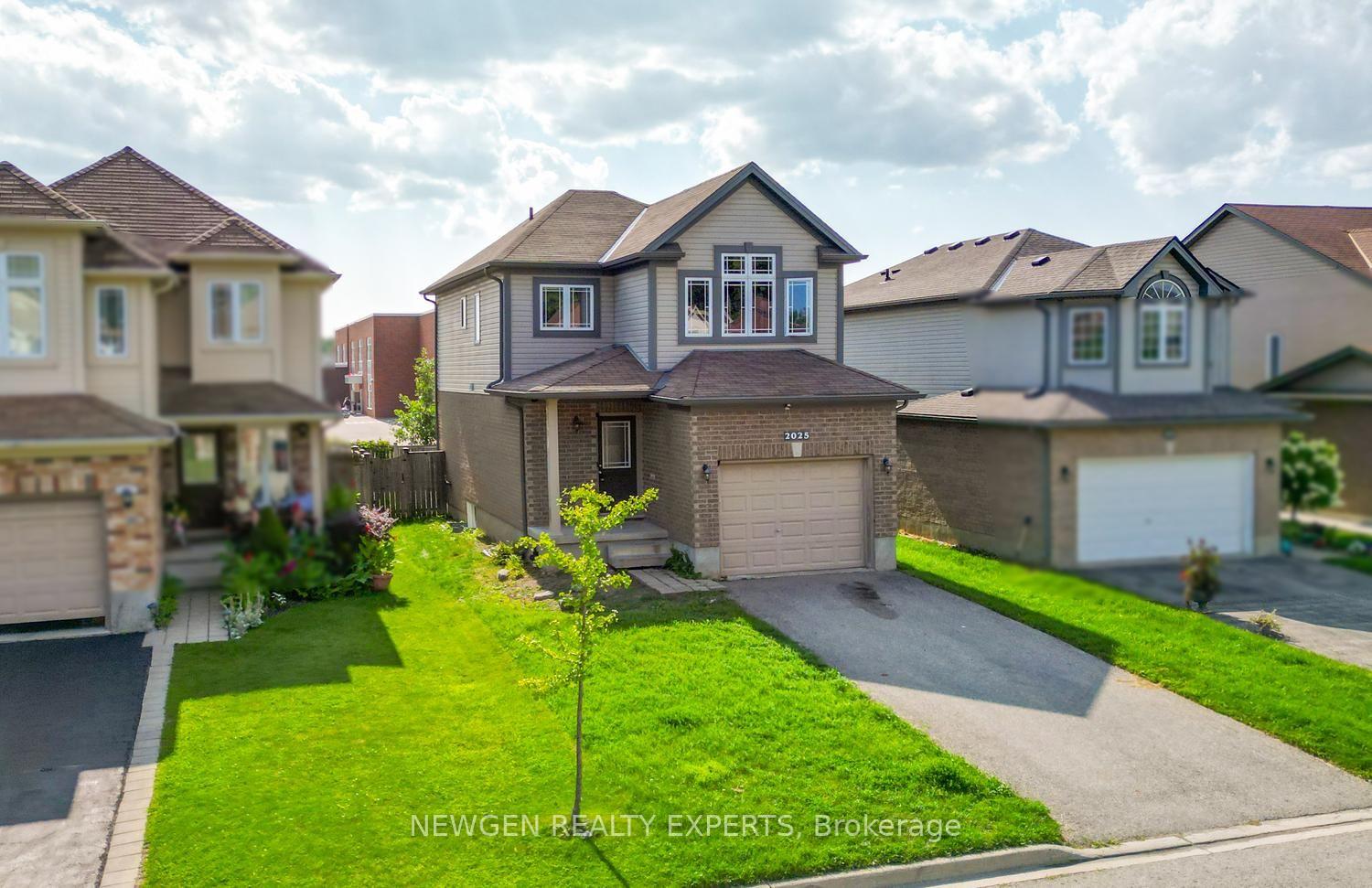 Photo 2 of 2025 Denview Avenue, London, North S — HOMEH