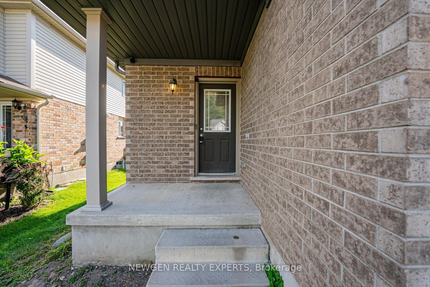 Photo 4 of 2025 Denview Avenue, London, North S — HOMEH