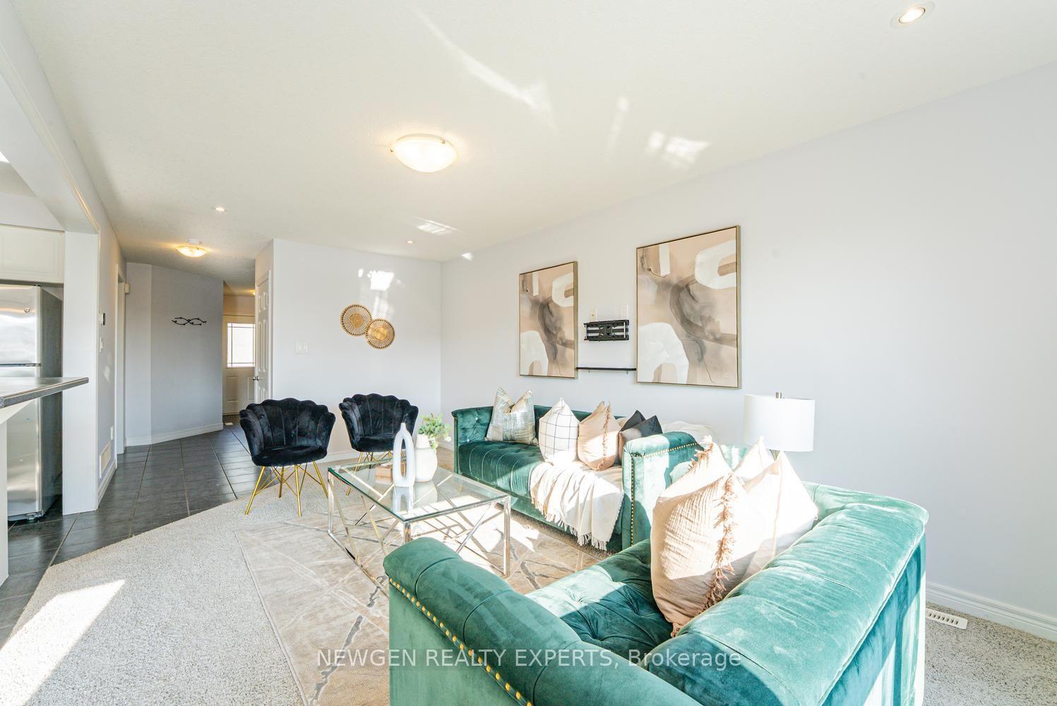 Photo 9 of 2025 Denview Avenue, London, North S — HOMEH