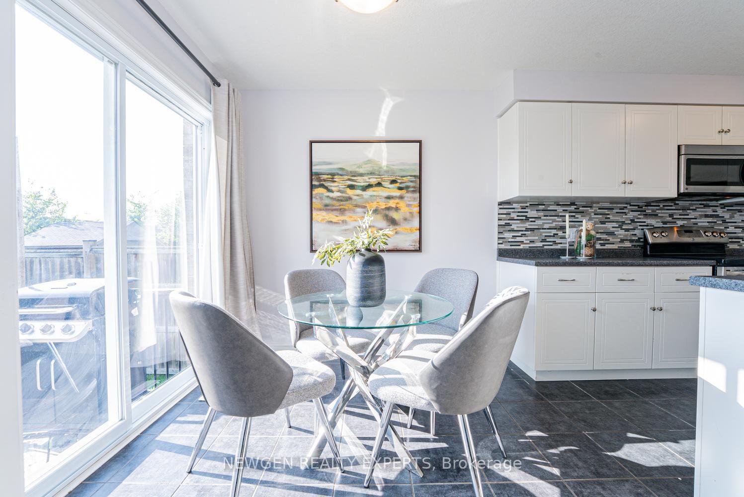 Photo 15 of 2025 Denview Avenue, London, North S — HOMEH