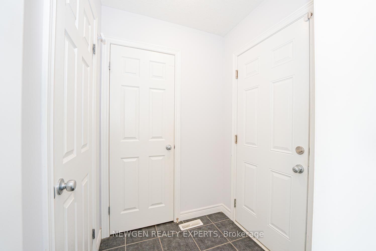 Photo 16 of 2025 Denview Avenue, London, North S — HOMEH