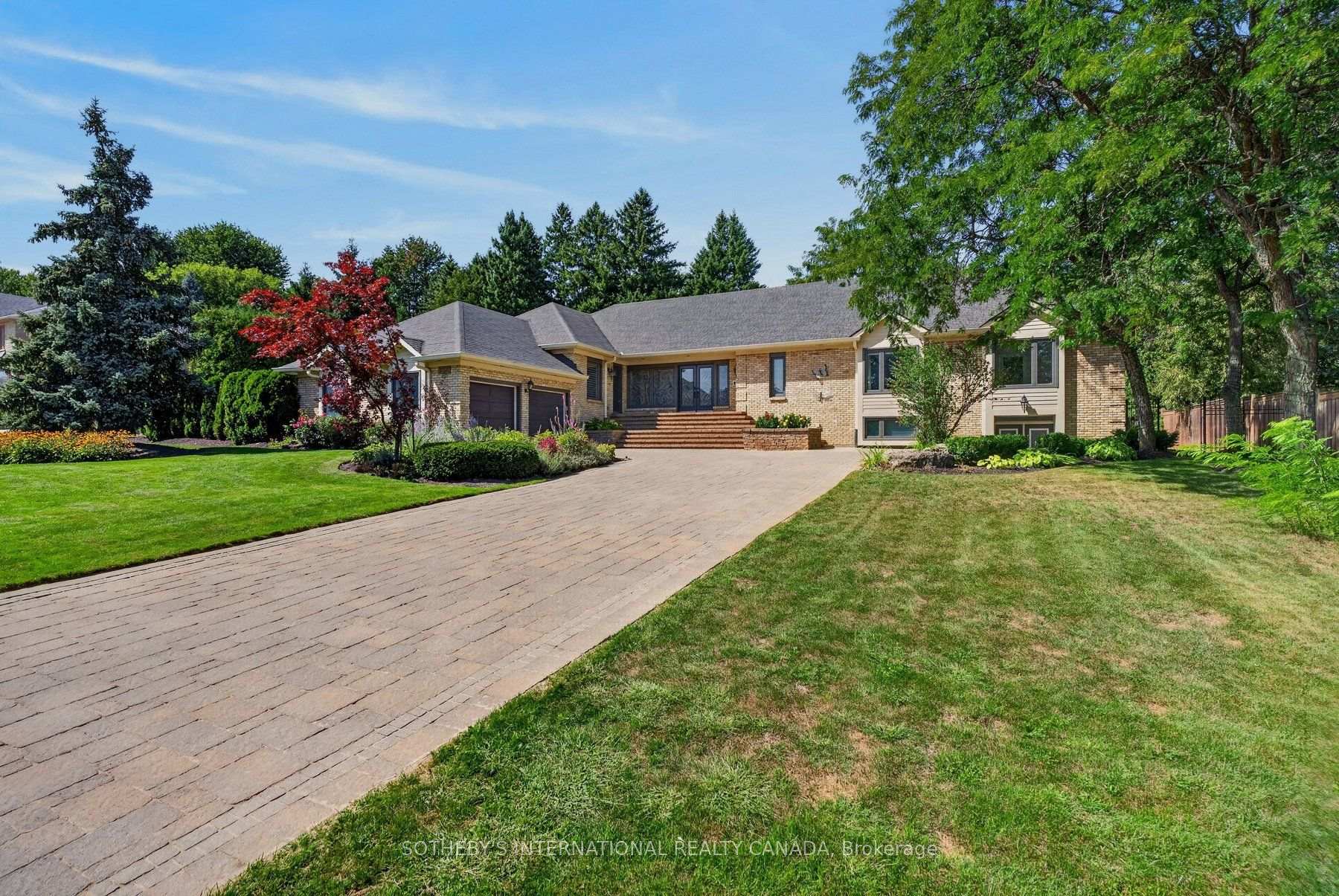 Photo 2 of 1393 Hazelton Boulevard, Burlington, Tyandaga — HOMEH