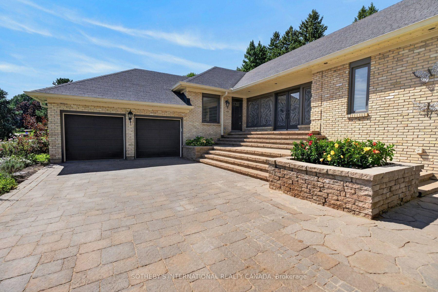 Photo 3 of 1393 Hazelton Boulevard, Burlington, Tyandaga — HOMEH