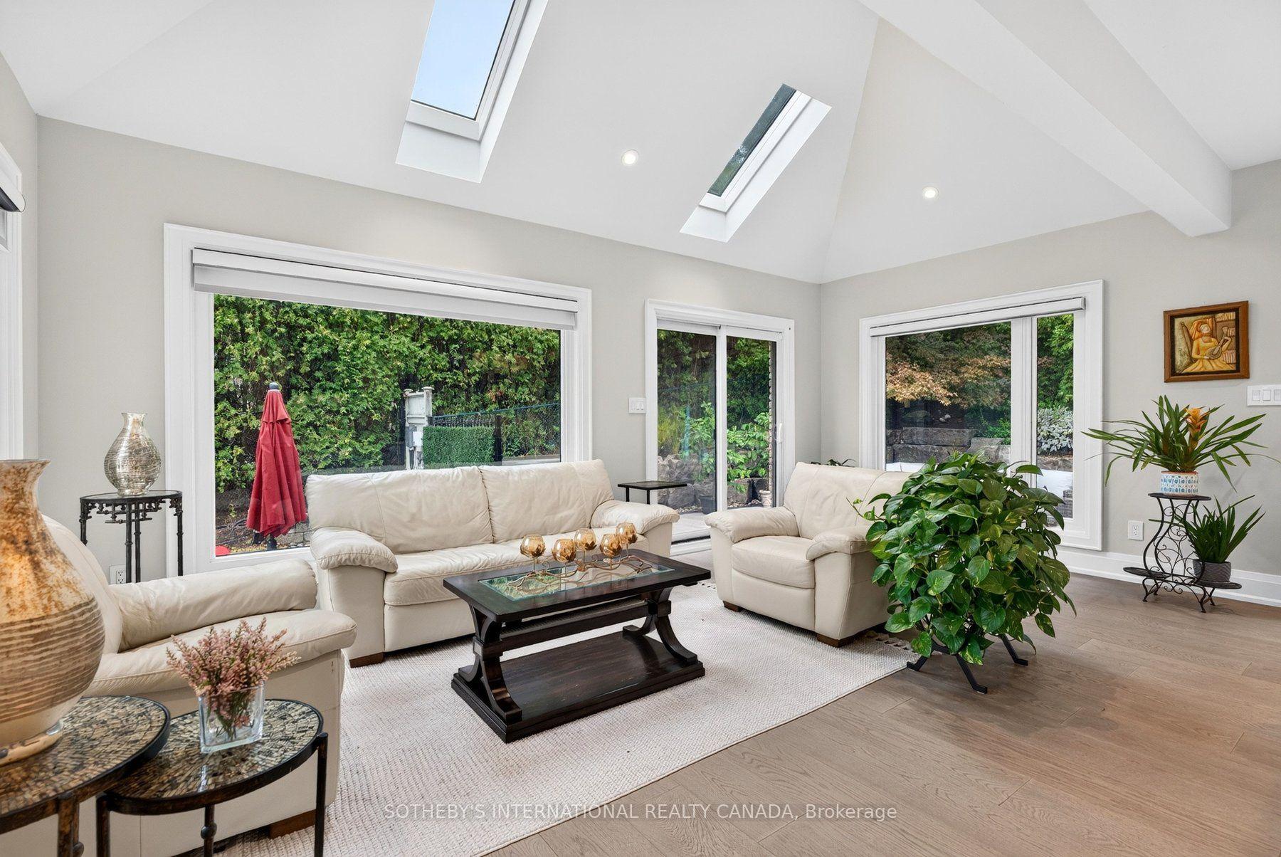 Photo 10 of 1393 Hazelton Boulevard, Burlington, Tyandaga — HOMEH