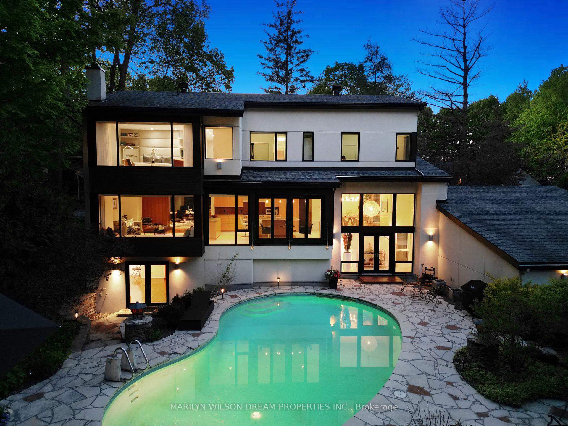 Photo 2 of 10 Burrows Road, Ottawa, Rothwell Heights — HOMEH
