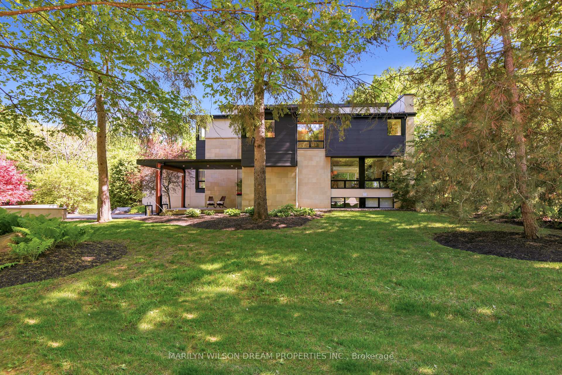 Photo 7 of 10 Burrows Road, Ottawa, Rothwell Heights — HOMEH