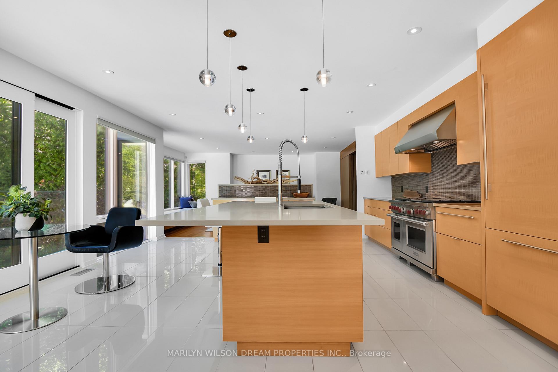 Photo 16 of 10 Burrows Road, Ottawa, Rothwell Heights — HOMEH