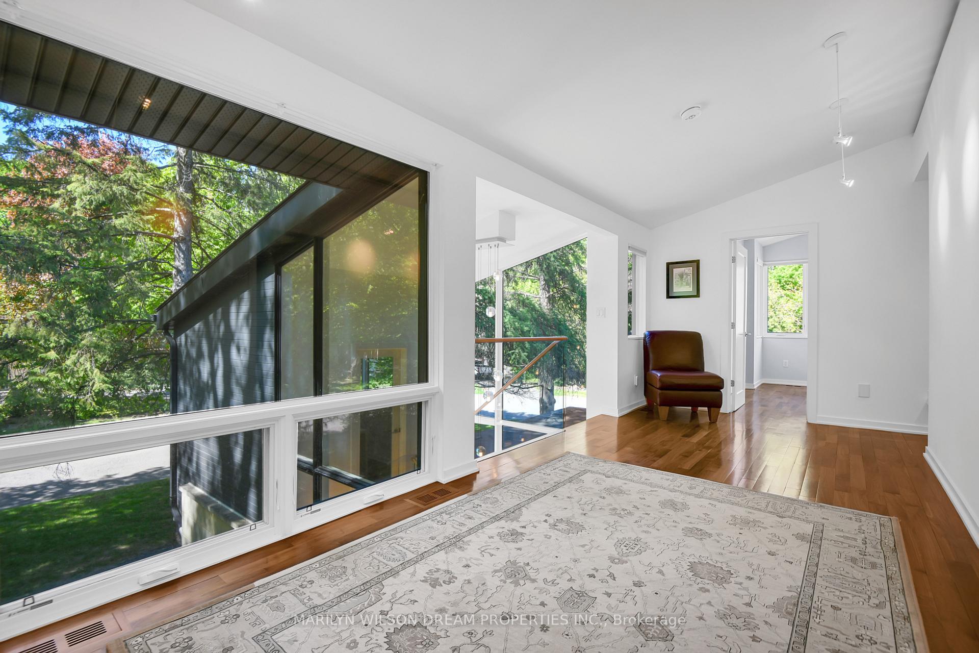 Photo 31 of 10 Burrows Road, Ottawa, Rothwell Heights — HOMEH