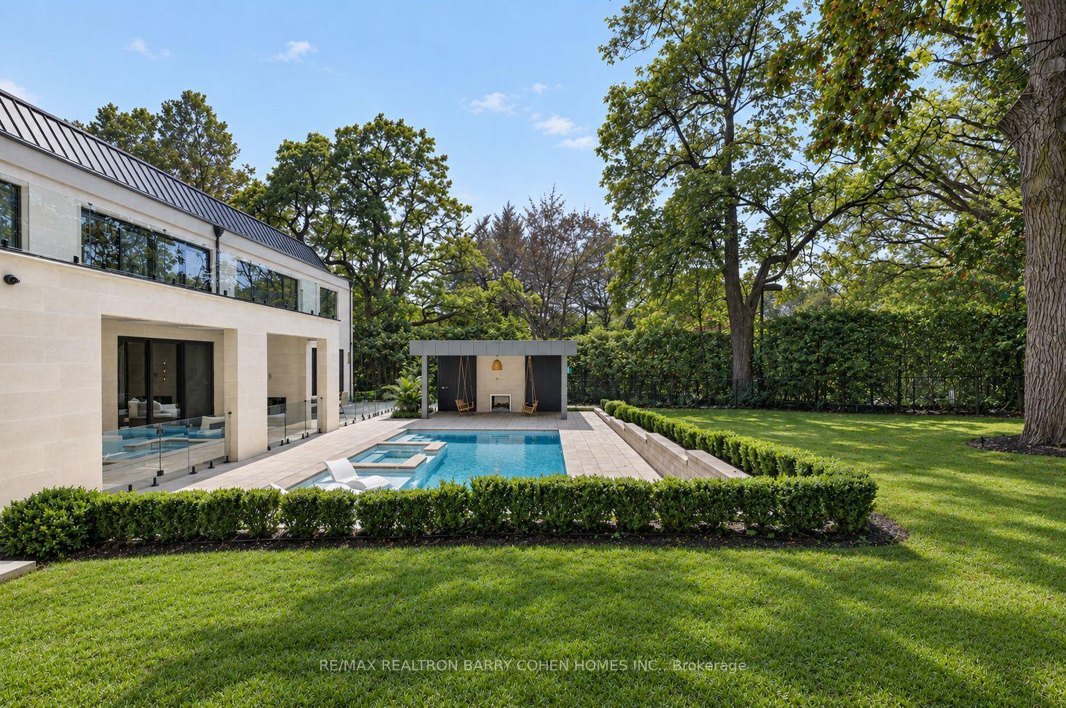 Photo 6 of 90 Arjay Crescent, North York, Bridle Path-Sunnybrook-York Mills — HOMEH