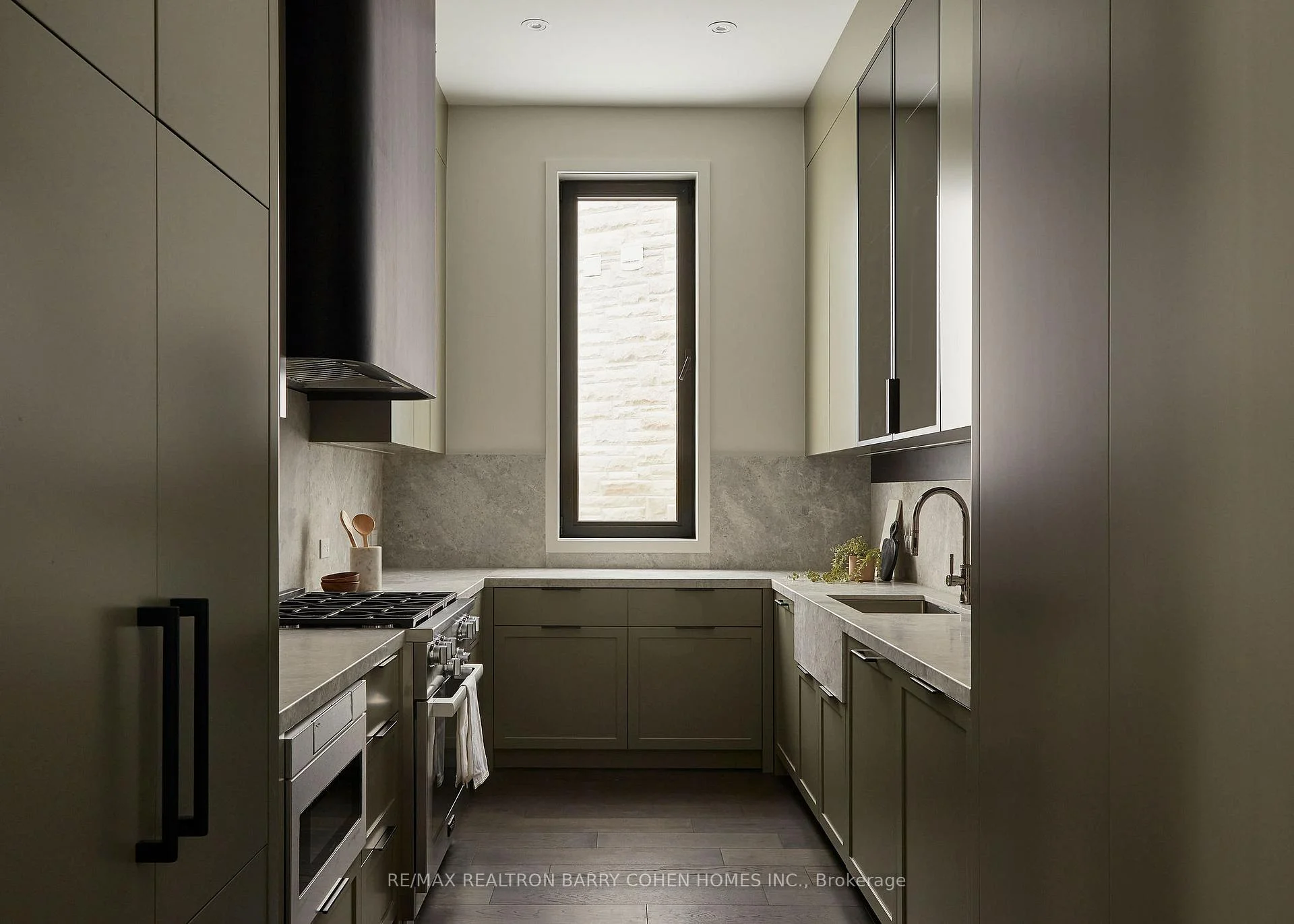 Photo 21 of 90 Arjay Crescent, North York, Bridle Path-Sunnybrook-York Mills — HOMEH