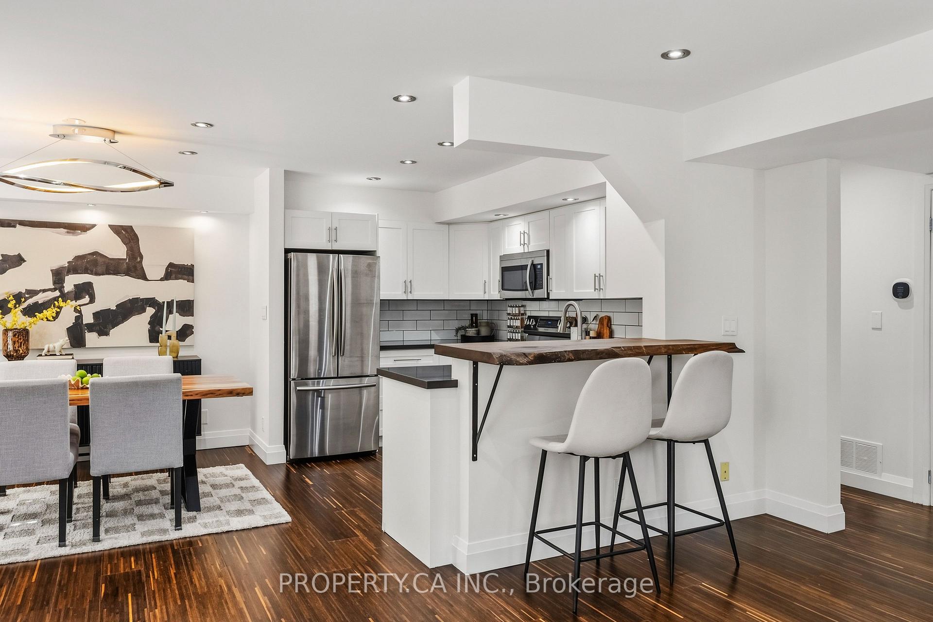 Photo 10 of Unit Th2, 208 Niagara Street, Toronto, Niagara — HOMEH