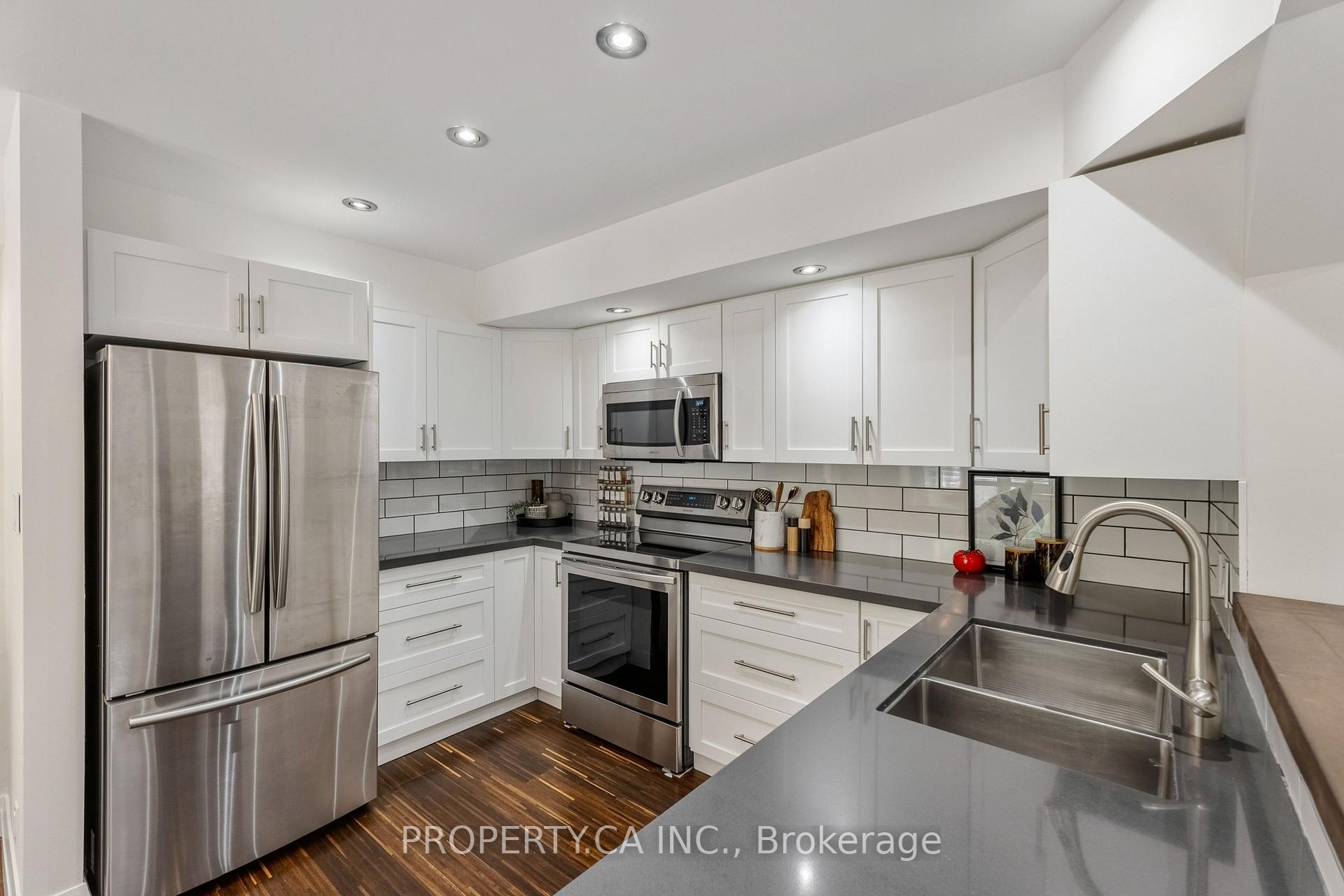 Photo 16 of Unit Th2, 208 Niagara Street, Toronto, Niagara — HOMEH