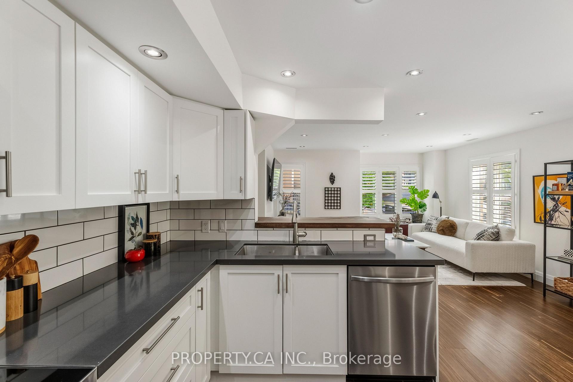 Photo 19 of Unit Th2, 208 Niagara Street, Toronto, Niagara — HOMEH