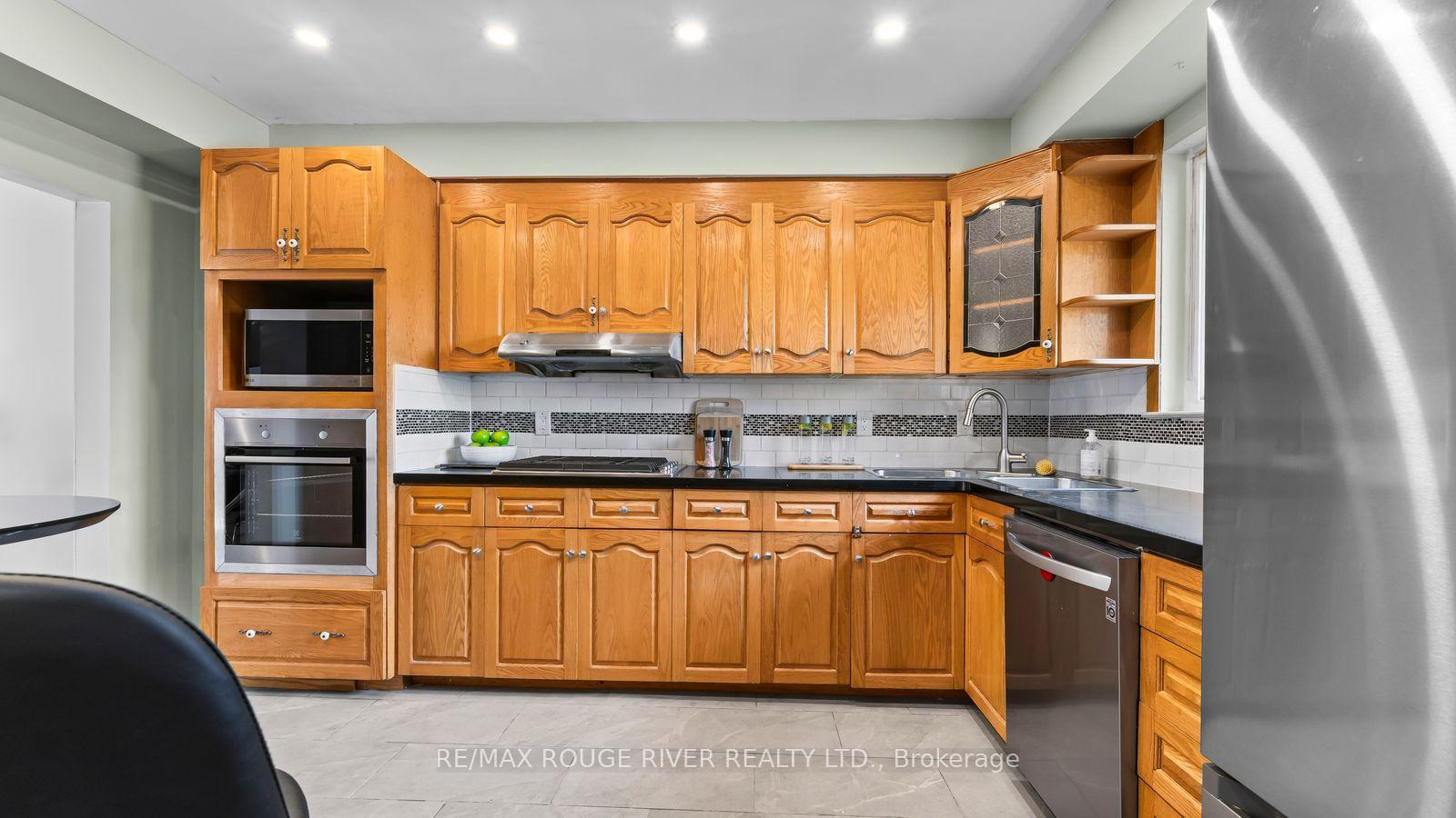 Photo 8 of Unit 99, 925 Bayly Street, Pickering, West Shore — HOMEH