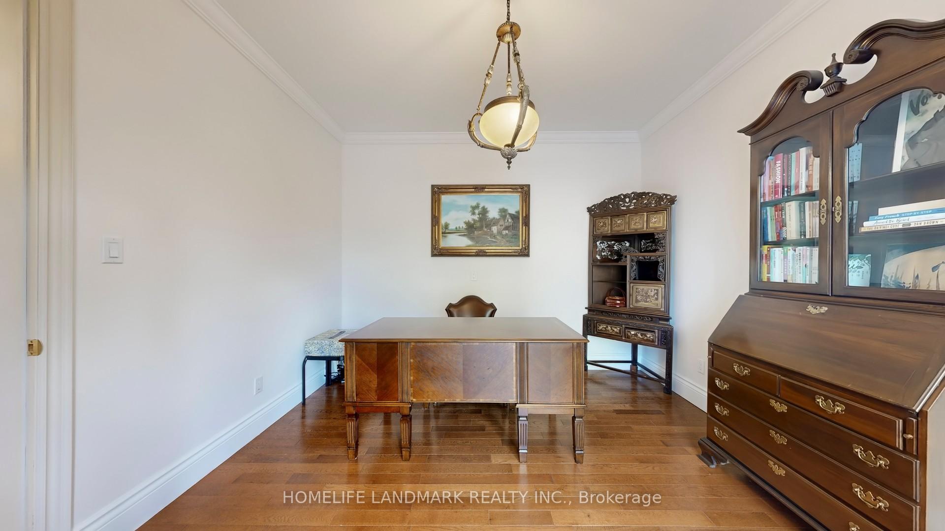 Photo 6 of 90 Offord Crescent, Aurora, Bayview Southeast — HOMEH