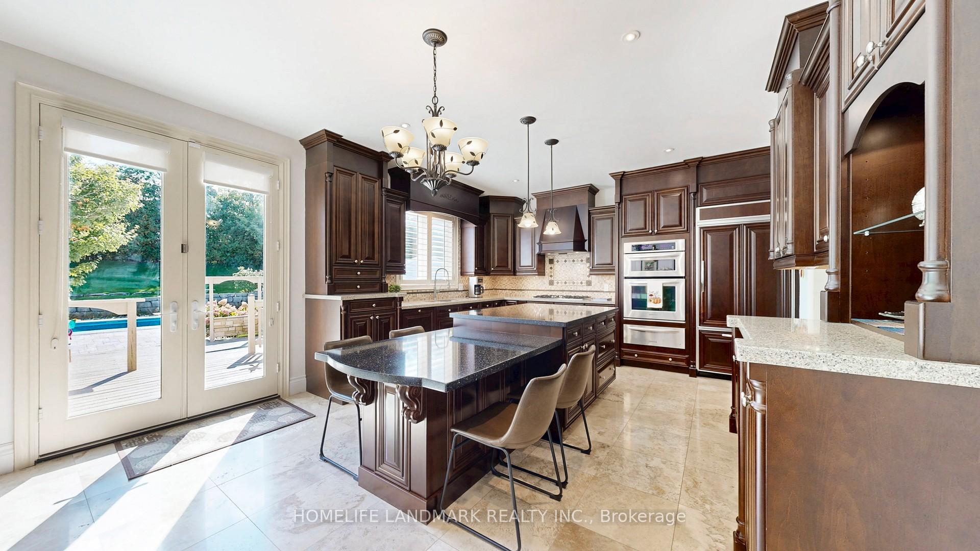 Photo 11 of 90 Offord Crescent, Aurora, Bayview Southeast — HOMEH