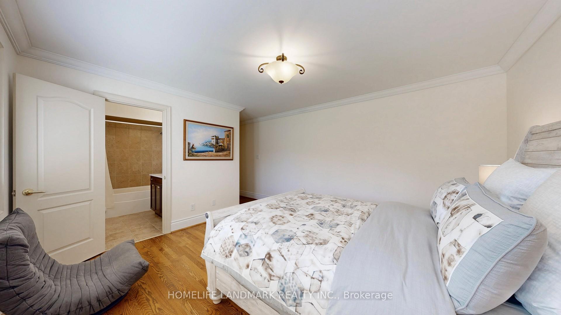 Photo 30 of 90 Offord Crescent, Aurora, Bayview Southeast — HOMEH