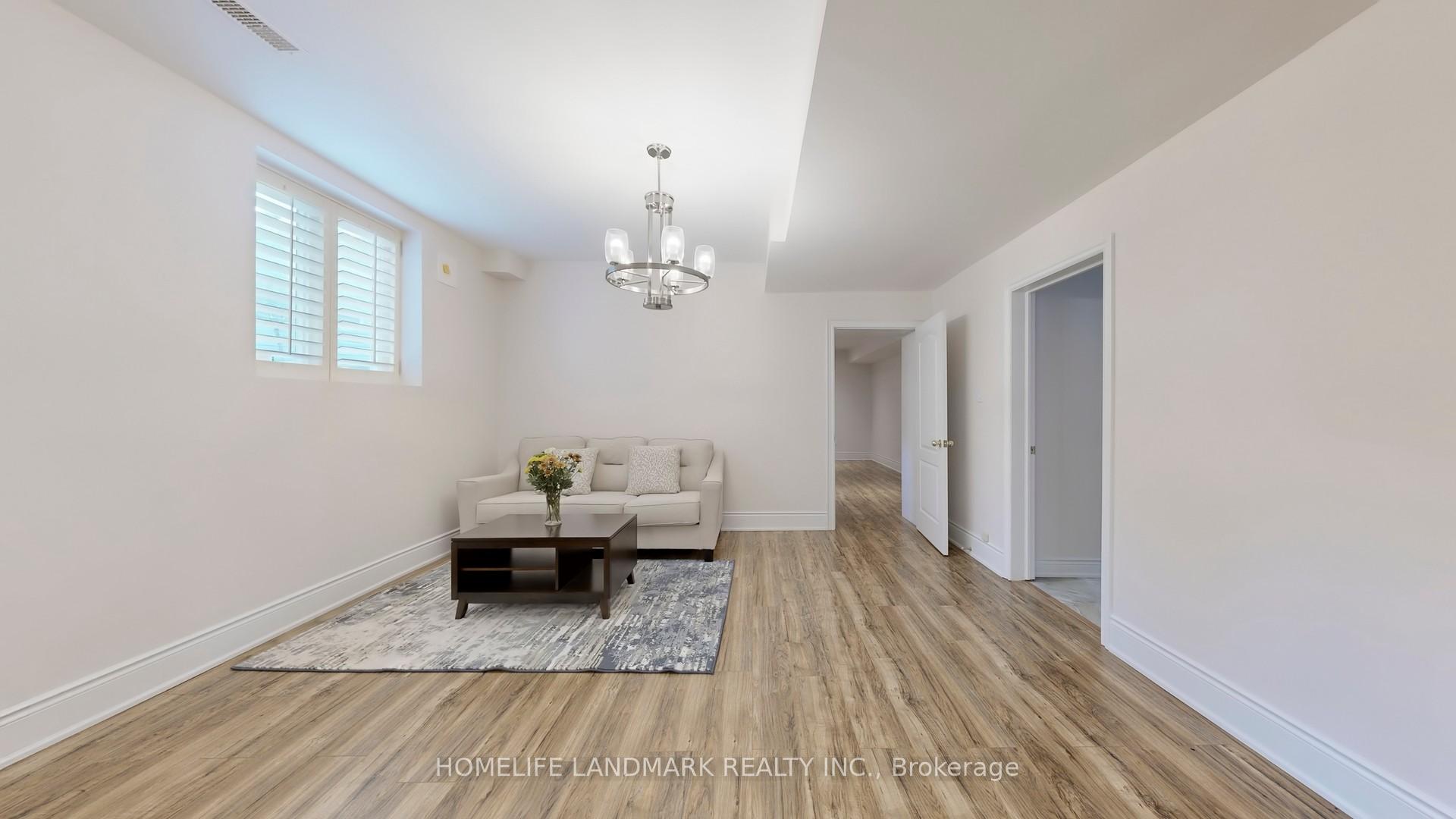 Photo 33 of 90 Offord Crescent, Aurora, Bayview Southeast — HOMEH