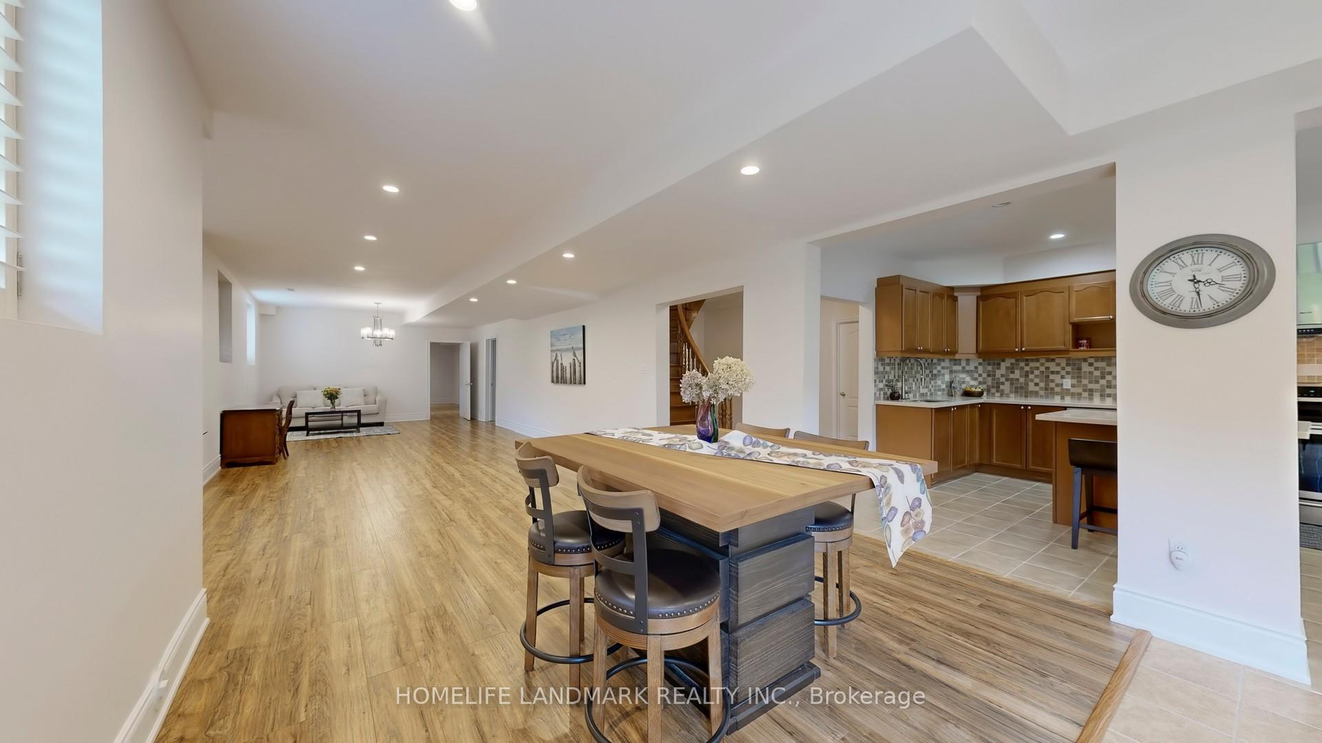 Photo 37 of 90 Offord Crescent, Aurora, Bayview Southeast — HOMEH