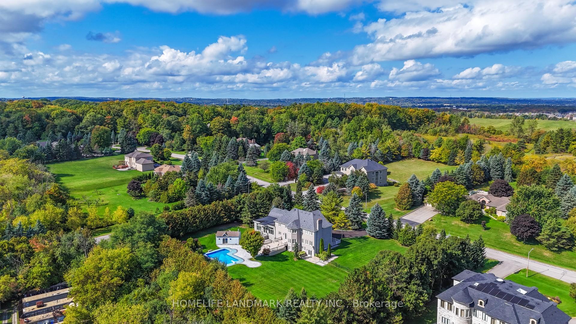 Photo 50 of 90 Offord Crescent, Aurora, Bayview Southeast — HOMEH