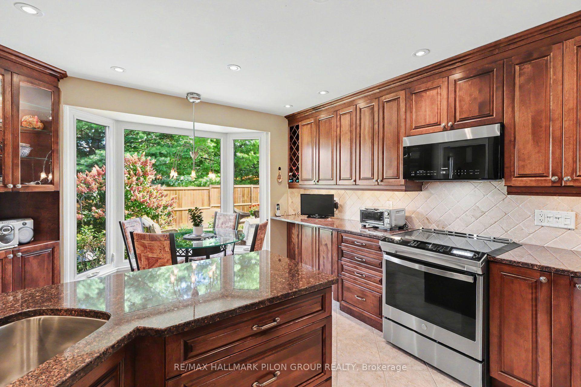 Photo 5 of 1797 Vigneault Street, Ottawa, Chateauneuf — HOMEH