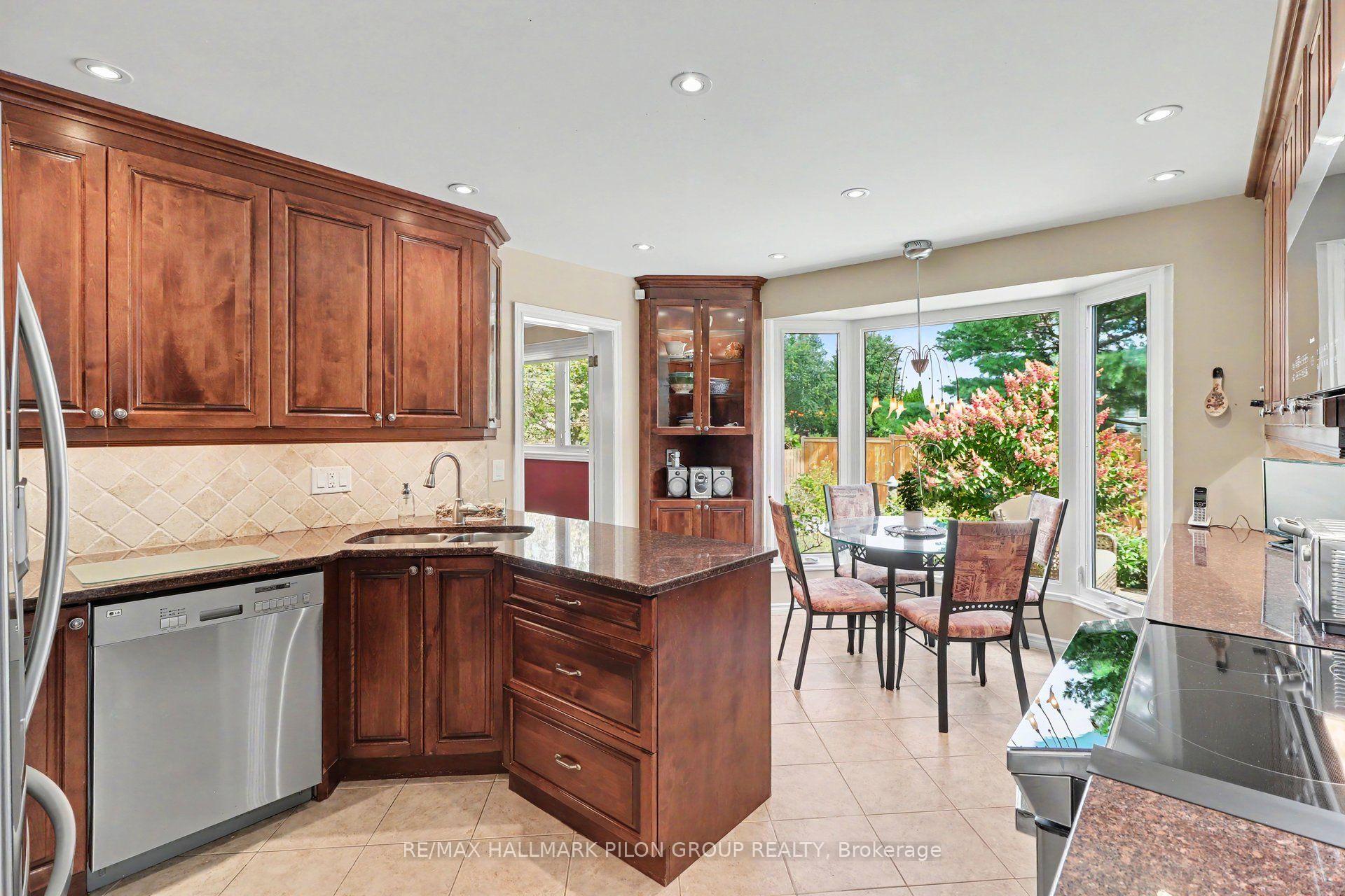Photo 6 of 1797 Vigneault Street, Ottawa, Chateauneuf — HOMEH
