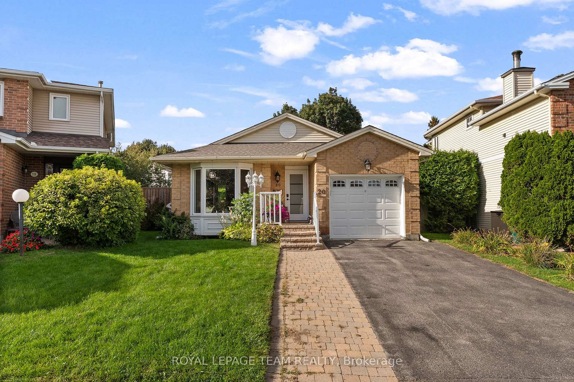 Photo 1 of 20 Pickwick Drive, Ottawa, Barrhaven - Cedargrove/Fraserdale — HOMEH