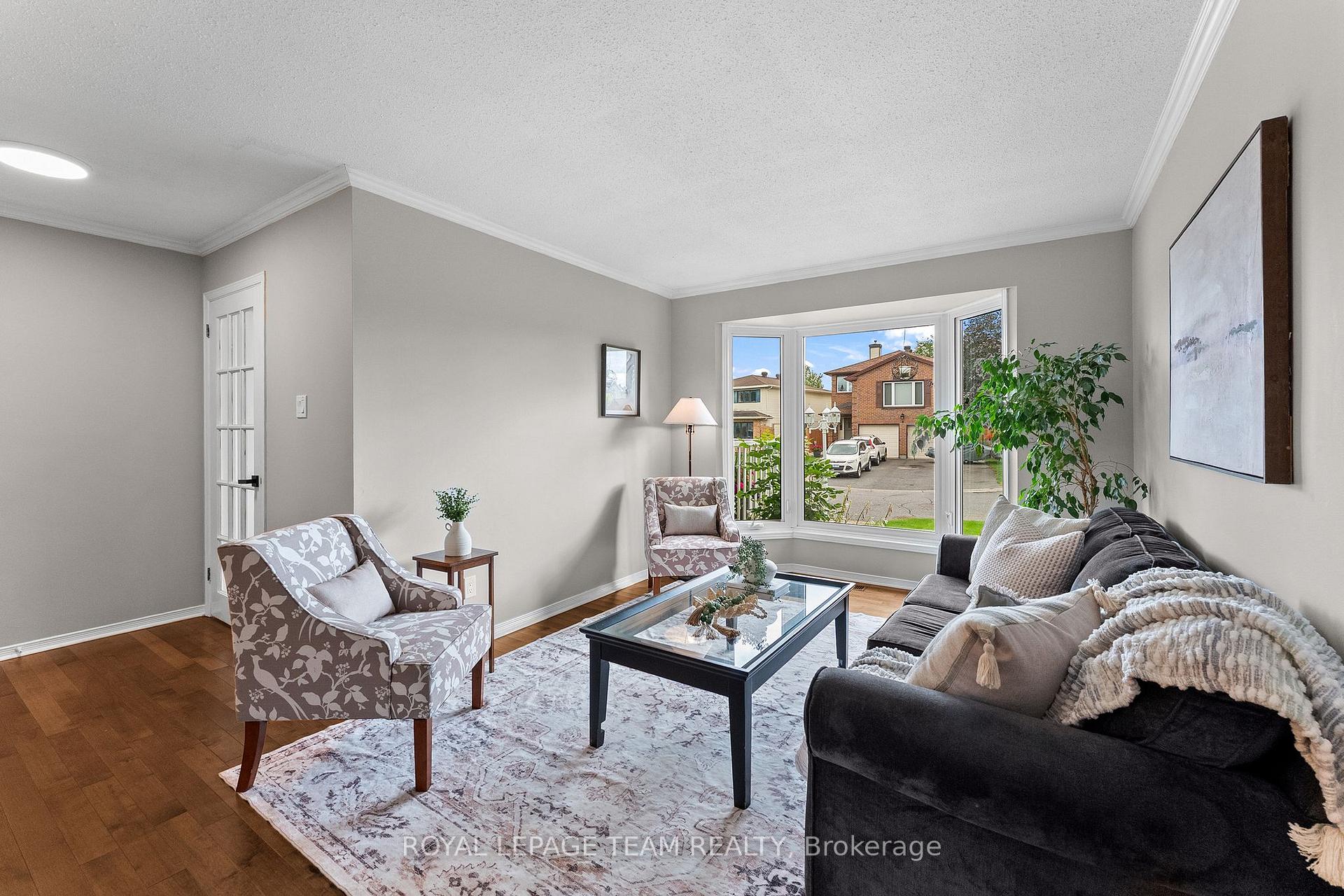 Photo 7 of 20 Pickwick Drive, Ottawa, Barrhaven - Cedargrove/Fraserdale — HOMEH