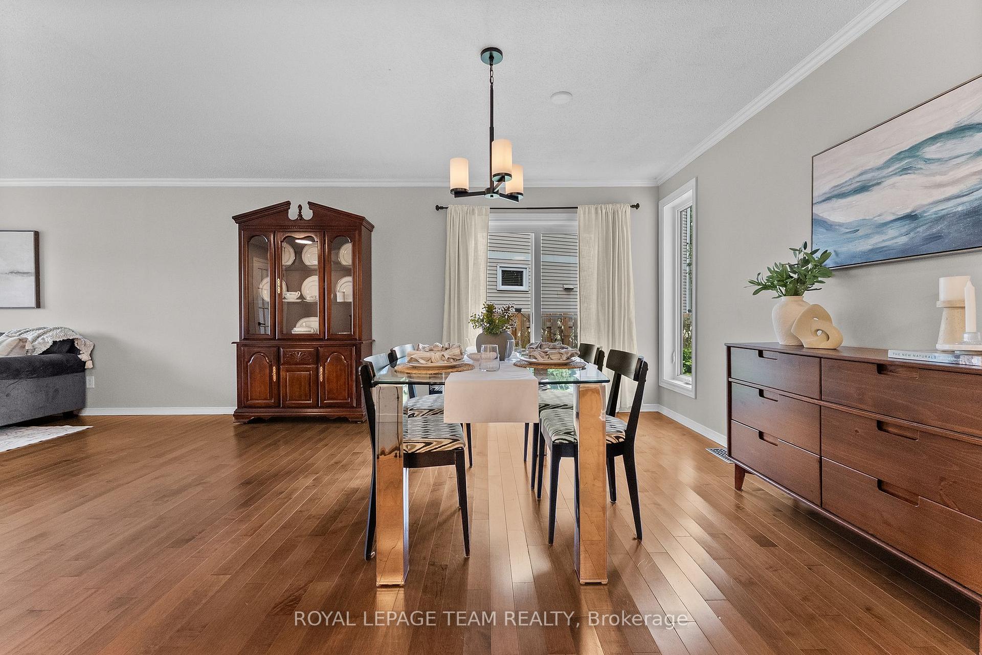 Photo 9 of 20 Pickwick Drive, Ottawa, Barrhaven - Cedargrove/Fraserdale — HOMEH