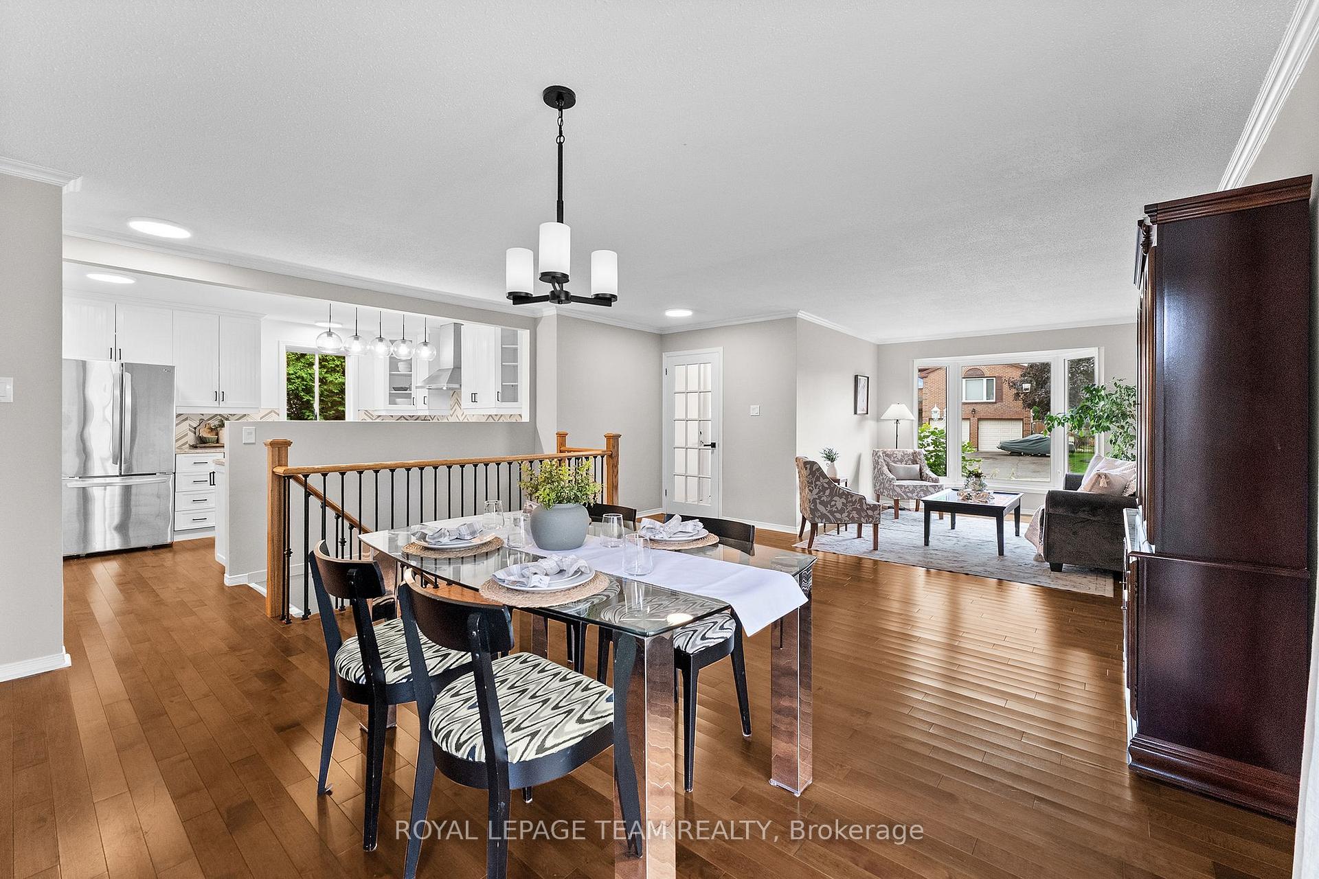 Photo 11 of 20 Pickwick Drive, Ottawa, Barrhaven - Cedargrove/Fraserdale — HOMEH