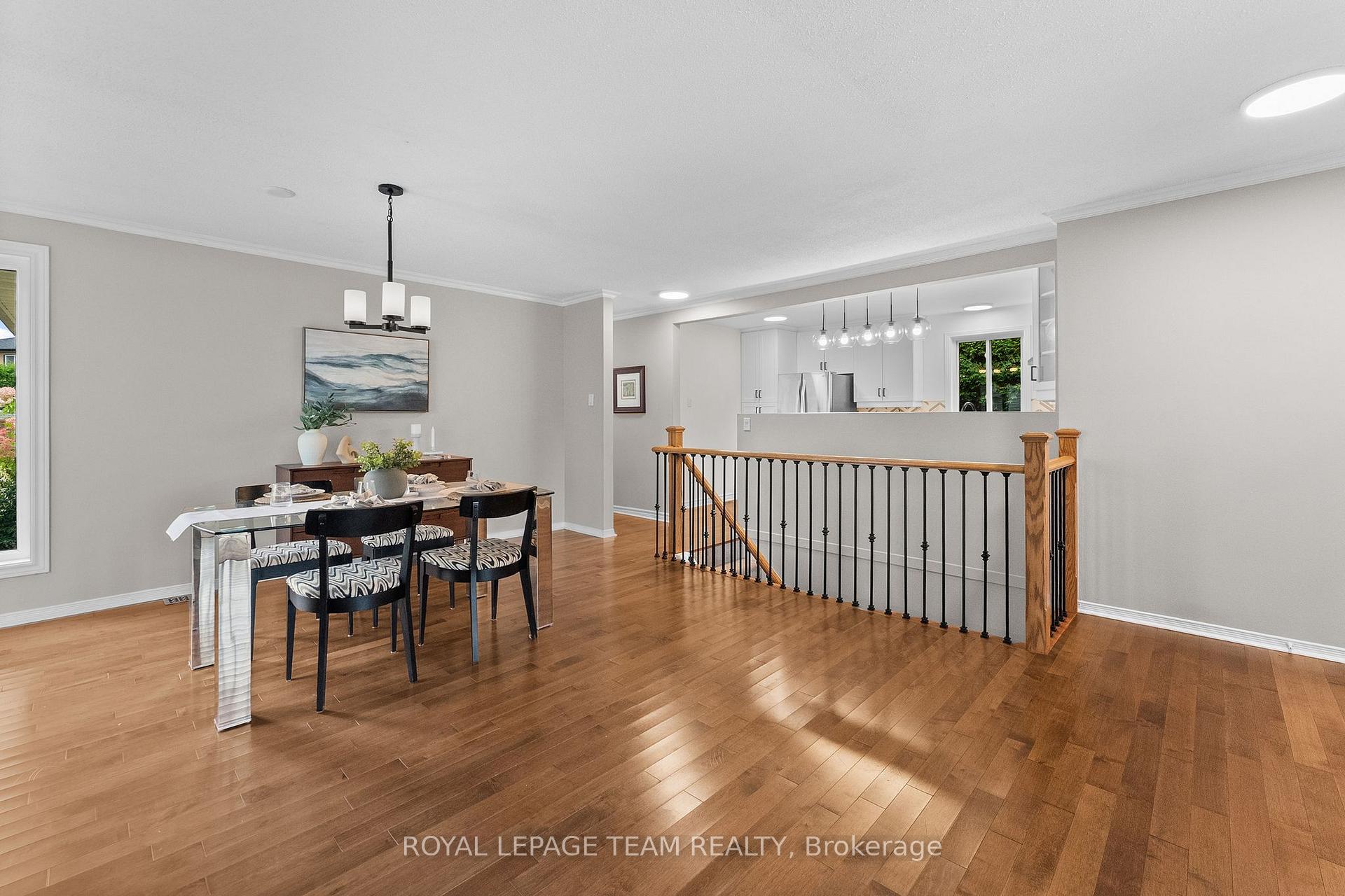 Photo 12 of 20 Pickwick Drive, Ottawa, Barrhaven - Cedargrove/Fraserdale — HOMEH