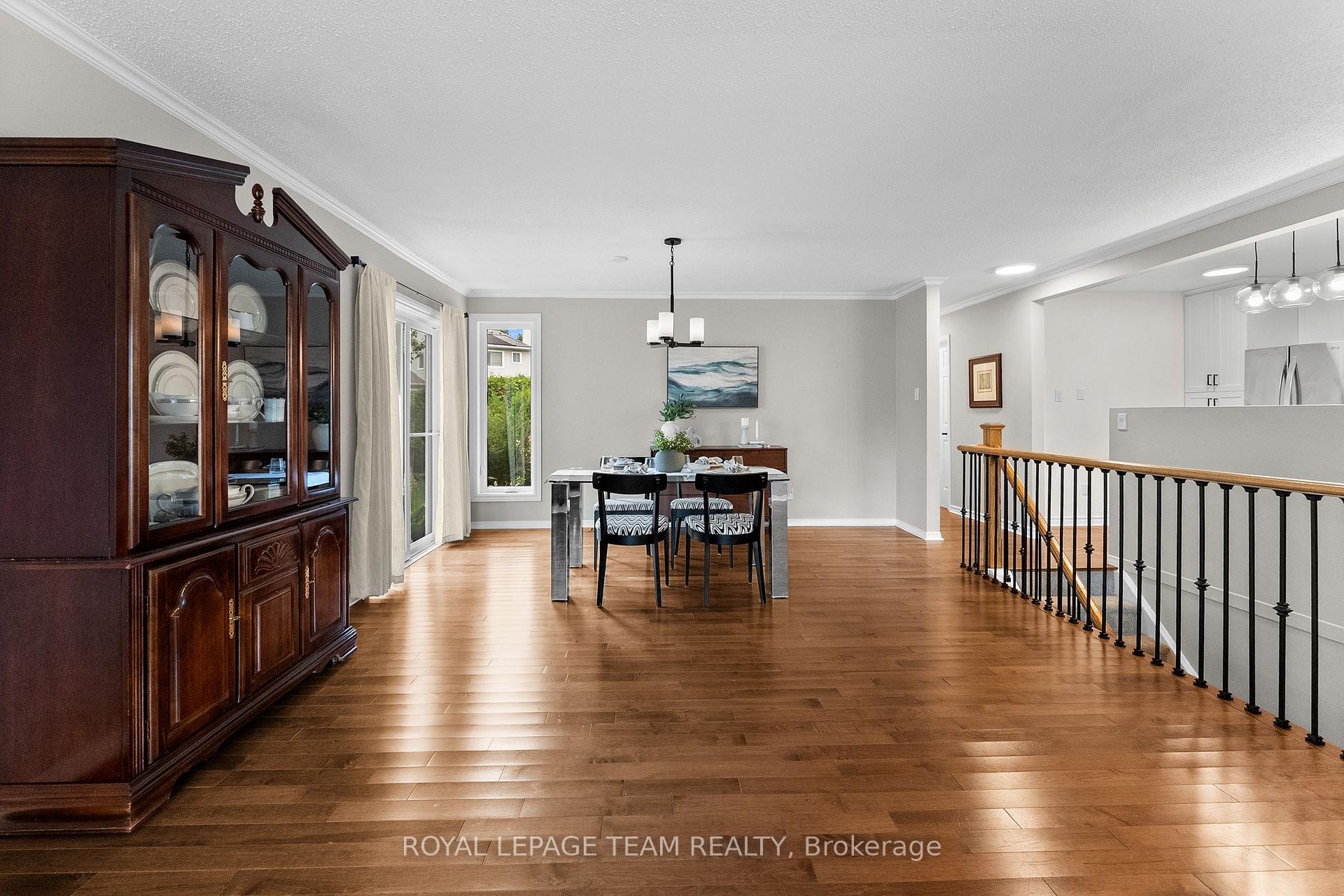 Photo 13 of 20 Pickwick Drive, Ottawa, Barrhaven - Cedargrove/Fraserdale — HOMEH