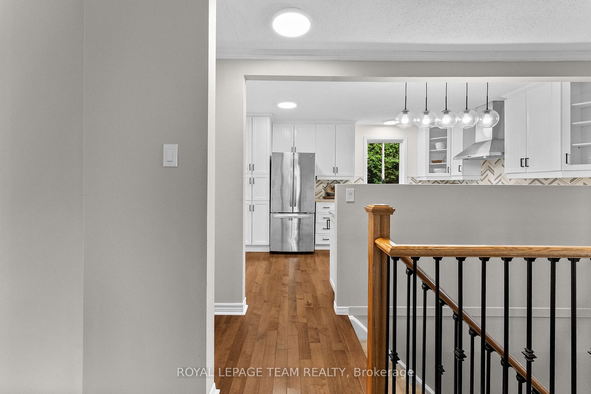 Photo 18 of 20 Pickwick Drive, Ottawa, Barrhaven - Cedargrove/Fraserdale — HOMEH
