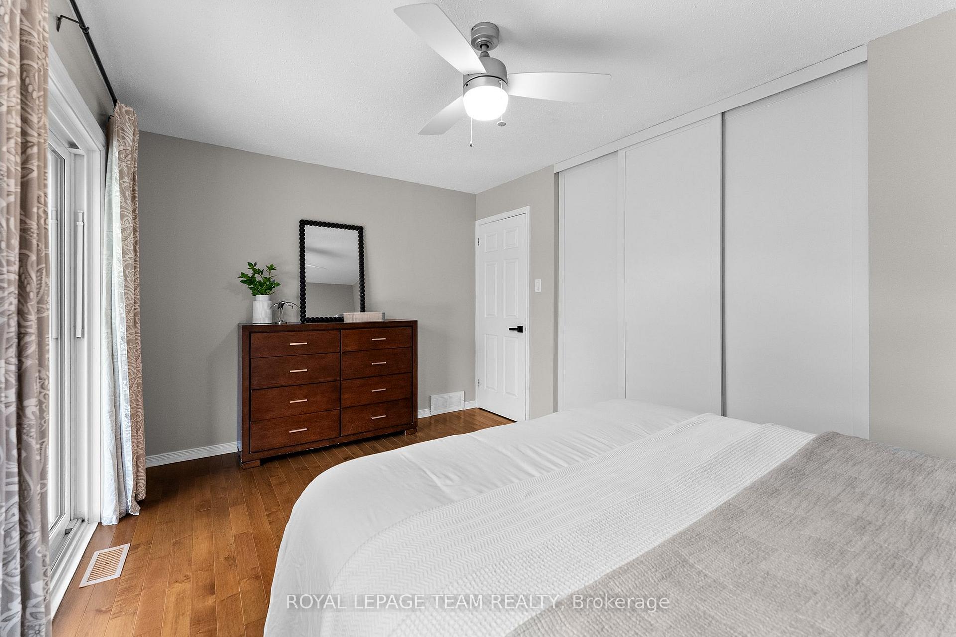 Photo 23 of 20 Pickwick Drive, Ottawa, Barrhaven - Cedargrove/Fraserdale — HOMEH