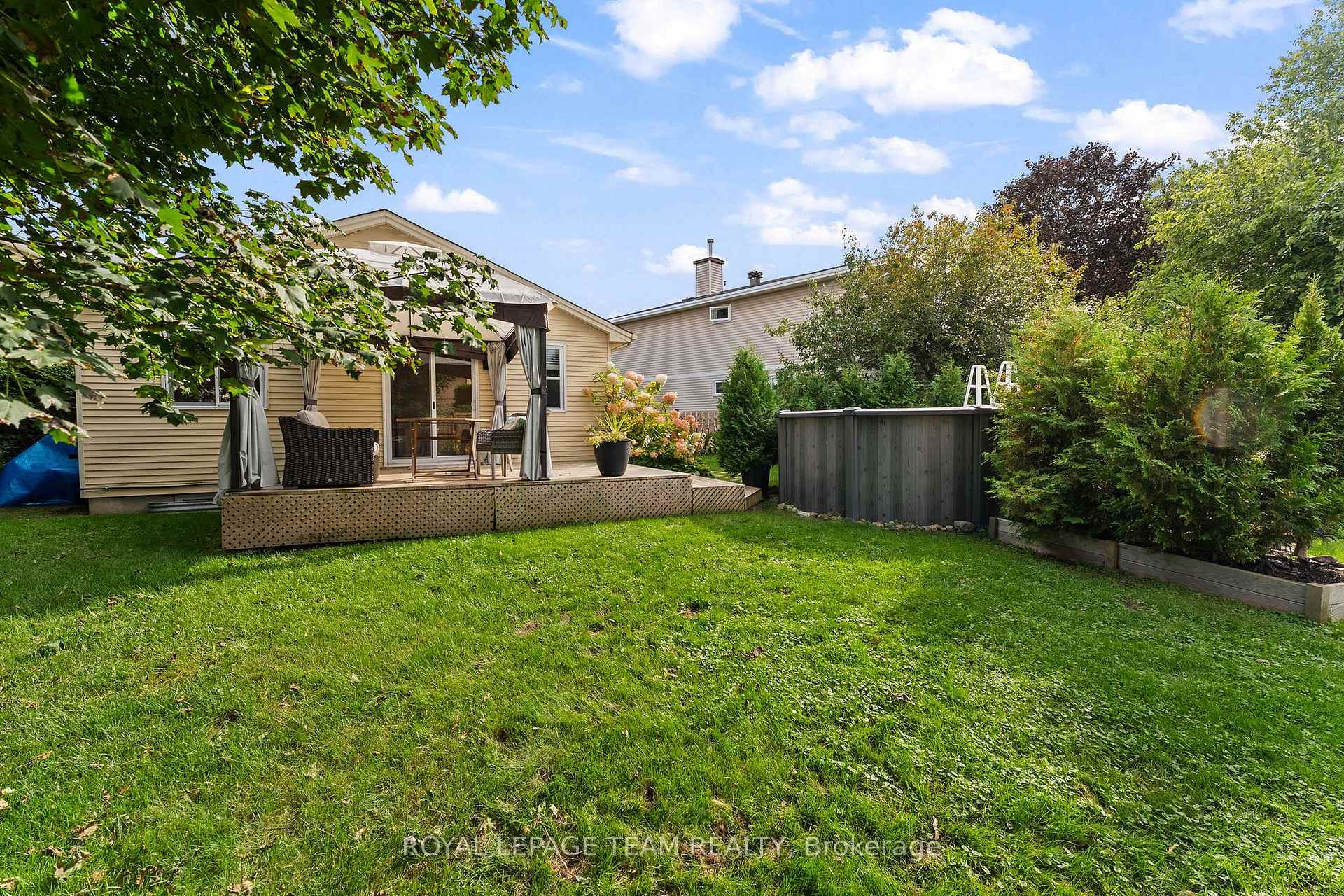 Photo 34 of 20 Pickwick Drive, Ottawa, Barrhaven - Cedargrove/Fraserdale — HOMEH