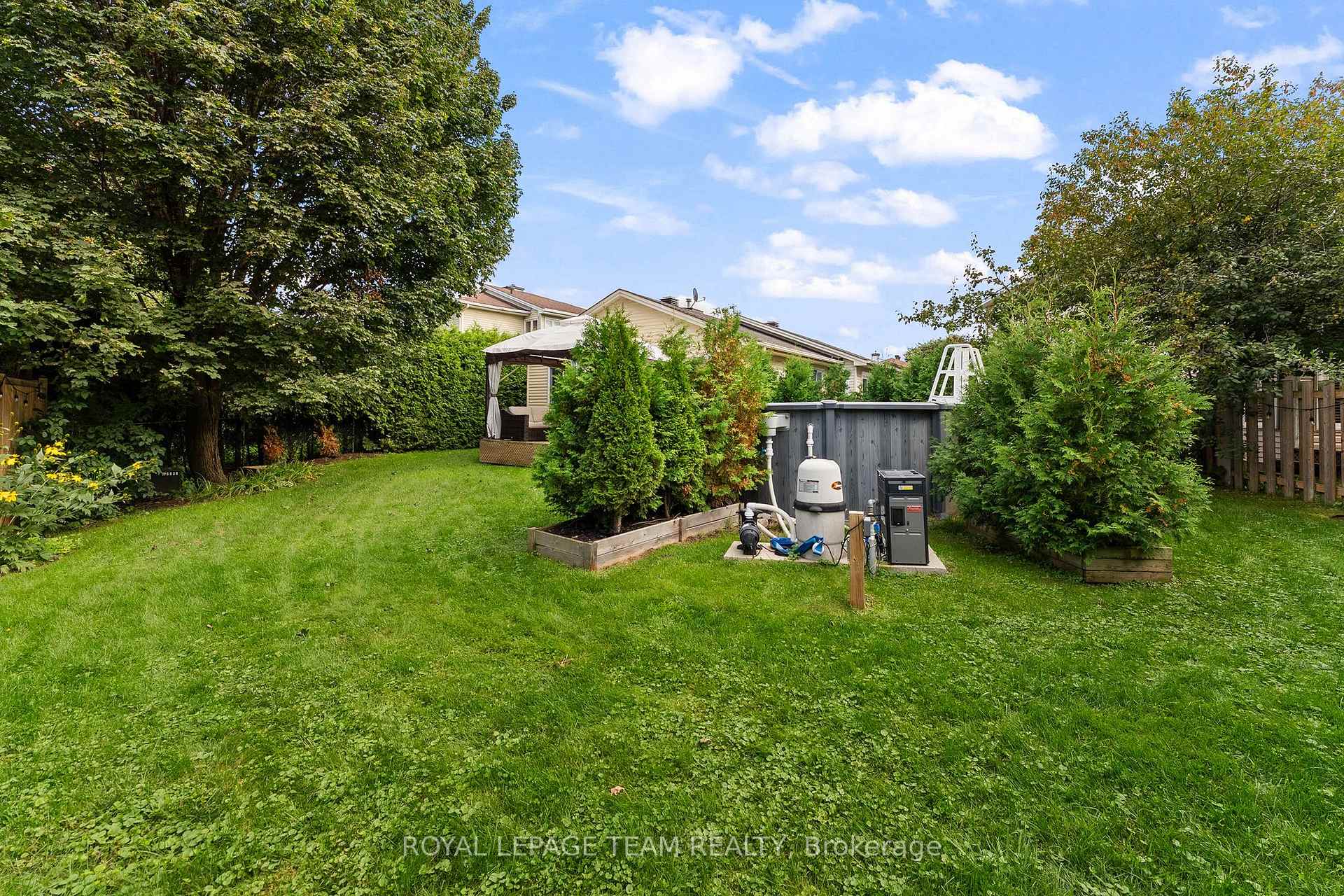 Photo 37 of 20 Pickwick Drive, Ottawa, Barrhaven - Cedargrove/Fraserdale — HOMEH