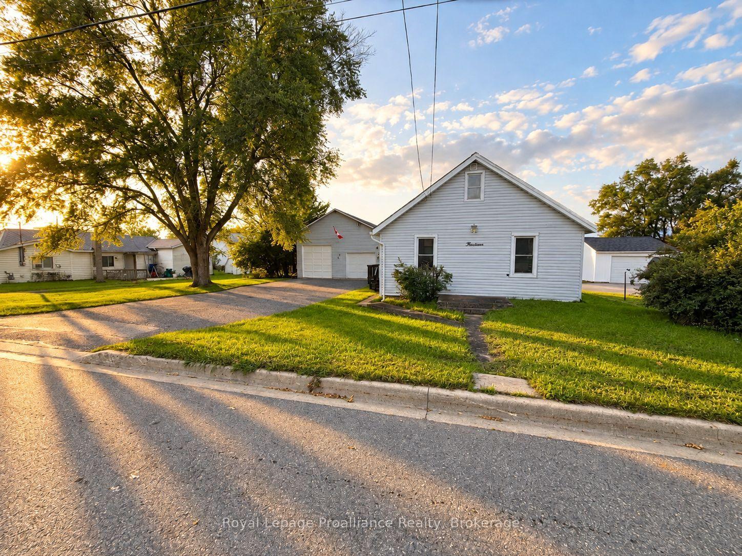 Photo 2 of 14 Pearl Street, Belleville, Belleville Ward — HOMEH