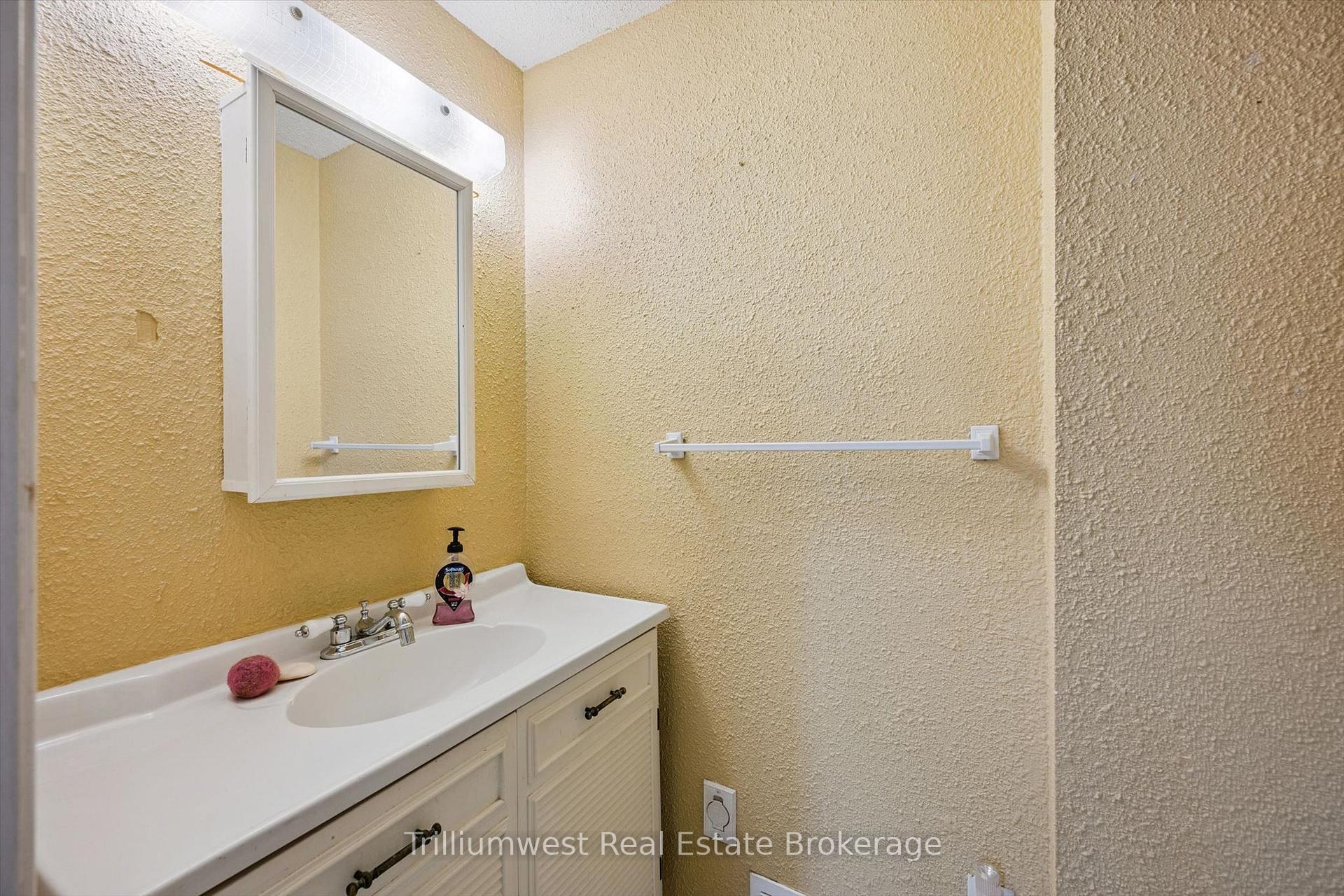 Photo 19 of 7 Homestead Place, Waterloo, Forest Heights — HOMEH