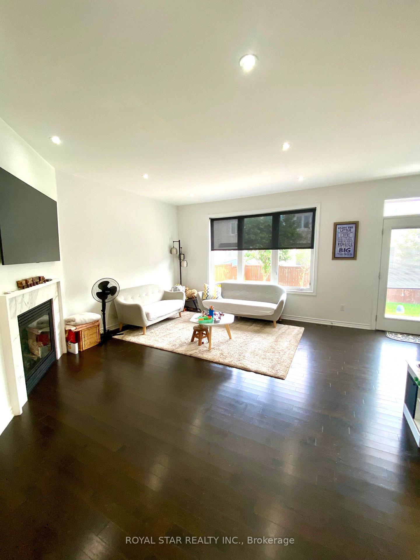 Photo 4 of 3046 Freshwater Way, Ottawa, Barrhaven - Half Moon Bay — HOMEH