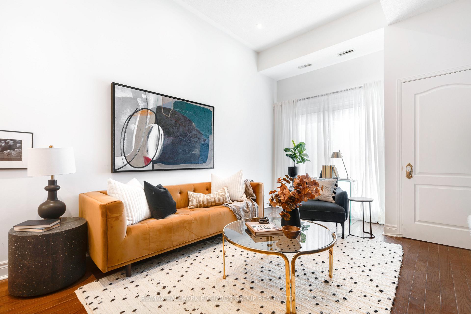 Photo of Unit 101, 325 Kingston Road
