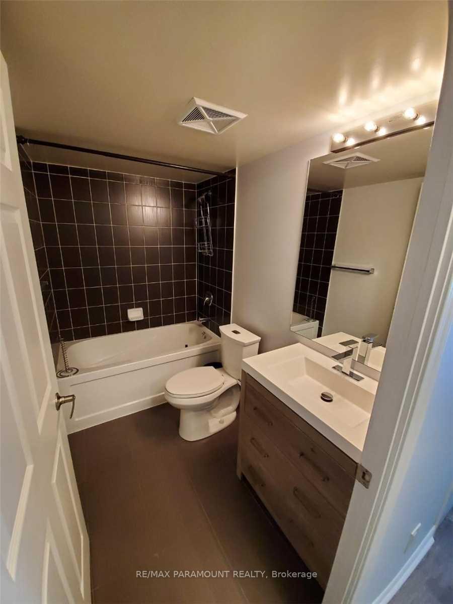 Photo 9 of Unit 3803, 19 Grand Trunk Crescent, Toronto, Waterfront Communities — HOMEH