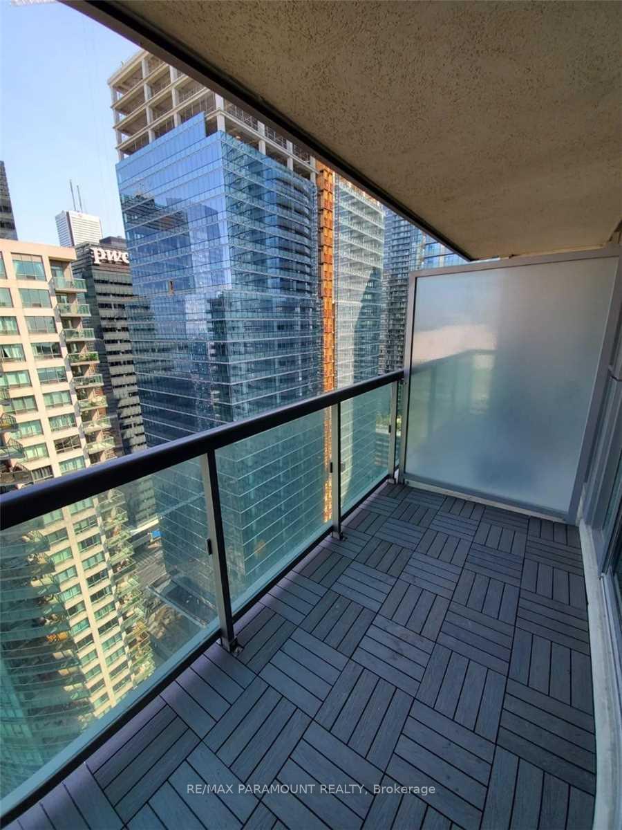 Photo 11 of Unit 3803, 19 Grand Trunk Crescent, Toronto, Waterfront Communities — HOMEH