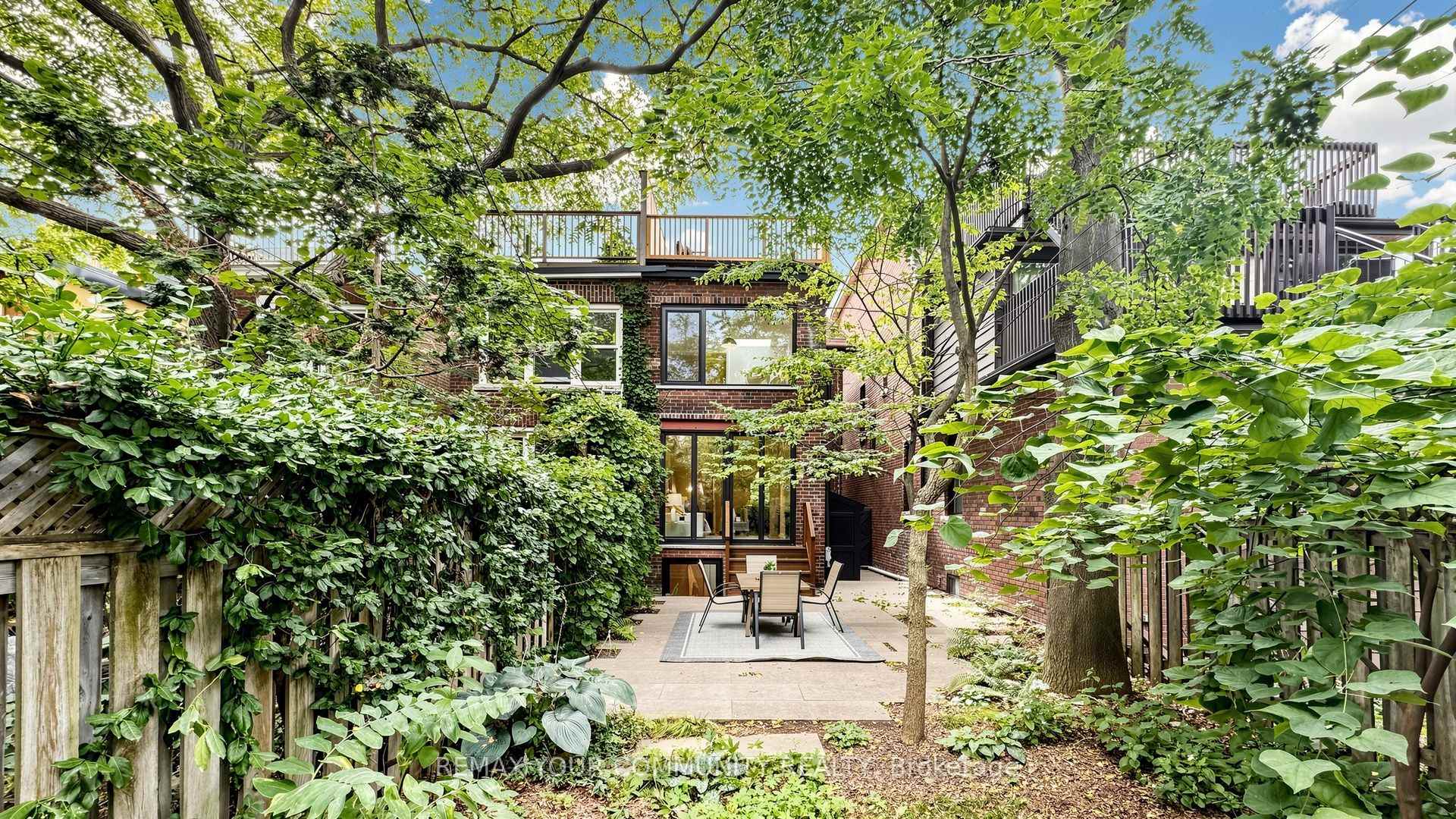 Photo 42 of 104 Wells Street, Toronto, The Annex — HOMEH
