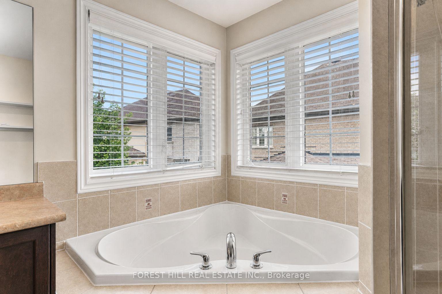 Photo 28 of 22 Mccombe Lane, Vaughan, Patterson — HOMEH