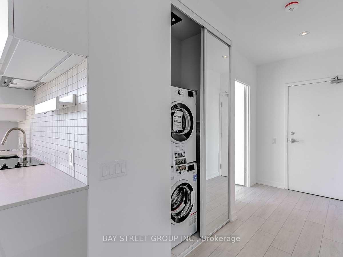 Photo 6 of Unit 902, 898 Portage Parkway, Vaughan, Vaughan Corporate Centre — HOMEH