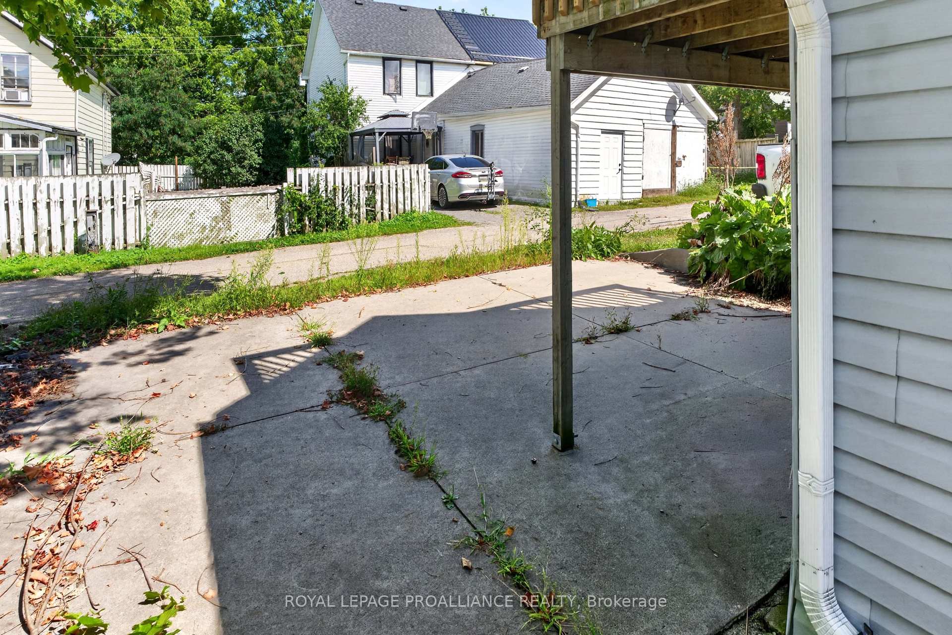 Photo 4 of 79 Wall Street, Brockville, Brockville — HOMEH