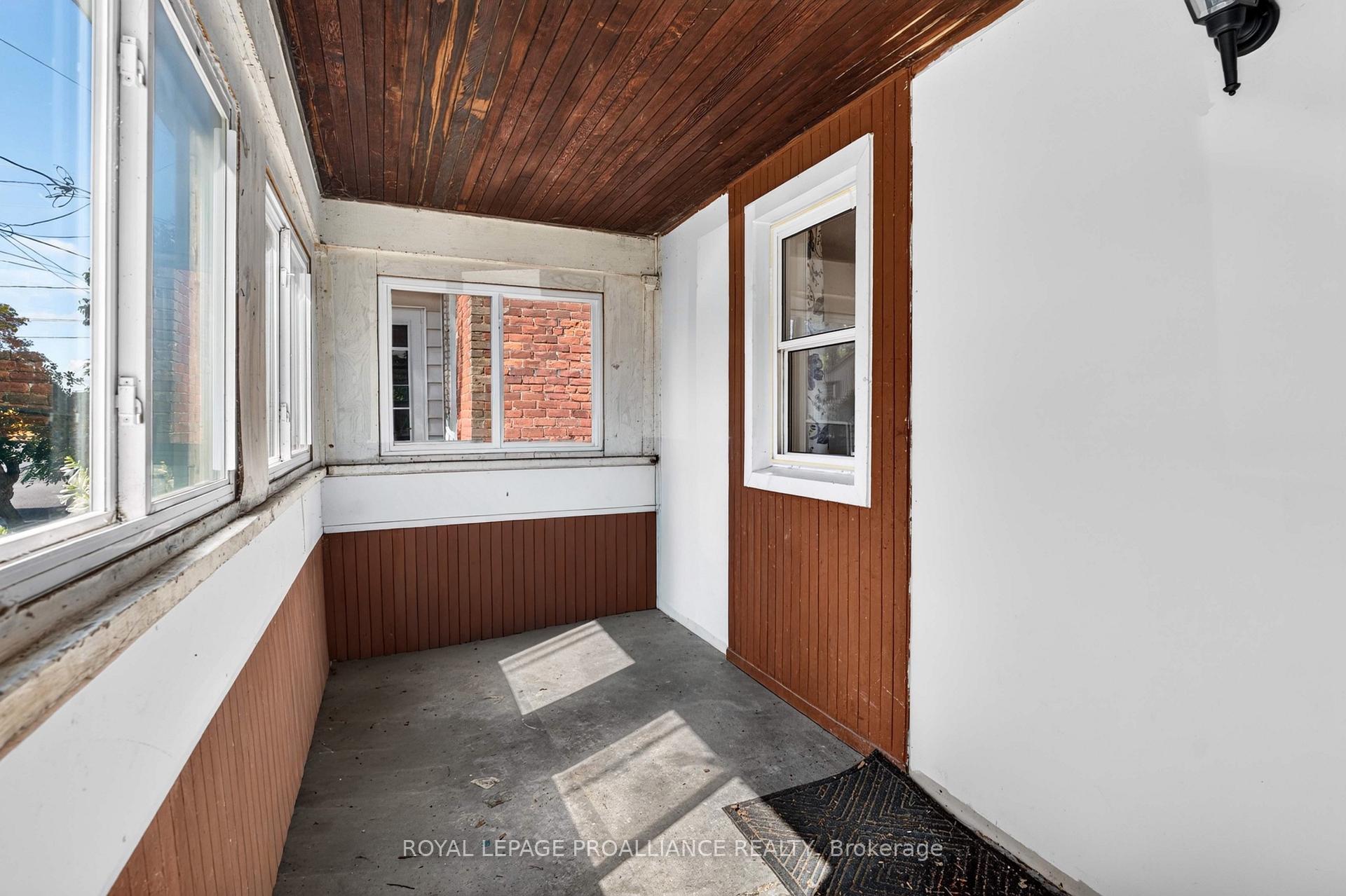 Photo 6 of 79 Wall Street, Brockville, Brockville — HOMEH